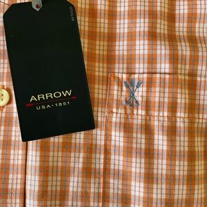 Arrow Brand NWT Shirt. It’s beautiful!! Smoke and Pet free home.